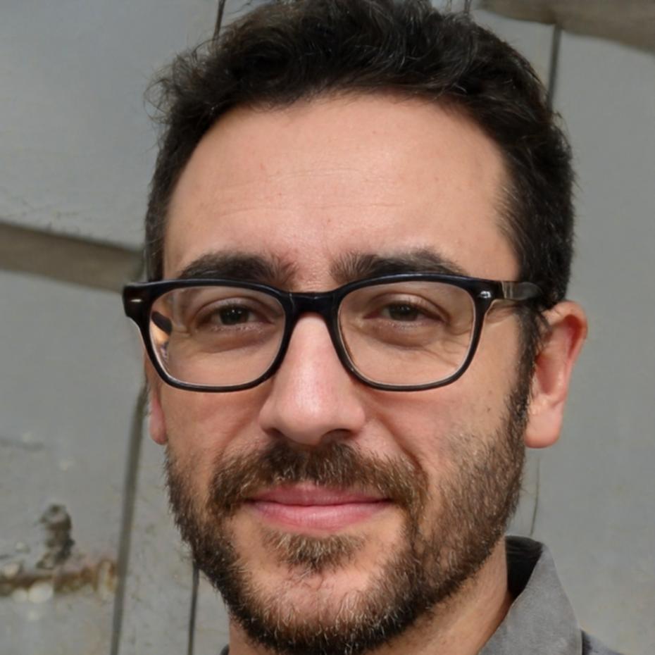 Андрей Сулейменов - финансовый консультант